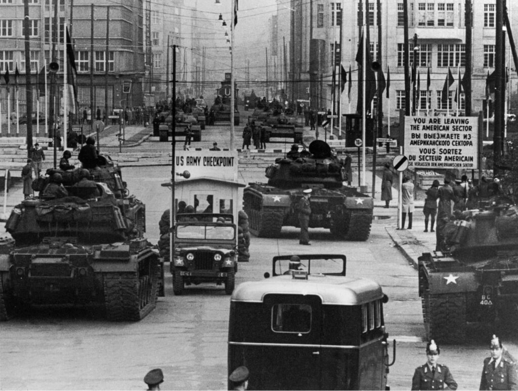 USArmy tanks face off against Soviet tanks Berlin 1961